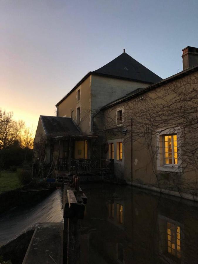 La Roulotte Du Moulin De Palet Villa Bauge-en-Anjou Exterior photo